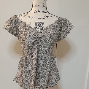 🐆Black and Cream Ruffled Flutter Sleeve Blouse